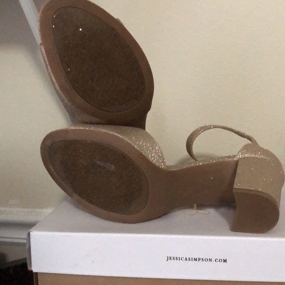 Jessica Simpson Ankle strap gold shoes. Size 7.5M - Picture 4 of 5